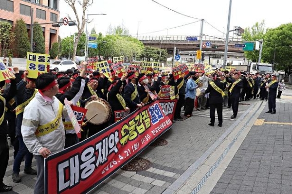 “거점도매 고수” 대웅제약 vs “전면 철회” 의약품 유통업계 ‘강대강 대치’ : 갈등 해소 핵심 키워드는 ‘투명한 유통구조와 데이터 공유’