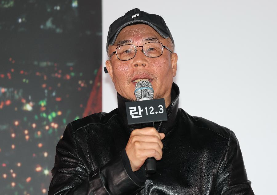 내레이션 대신 음악으로 '비주얼 거장' 이명세 감독이 담아낸 계엄의 밤 : '란 12.3' 