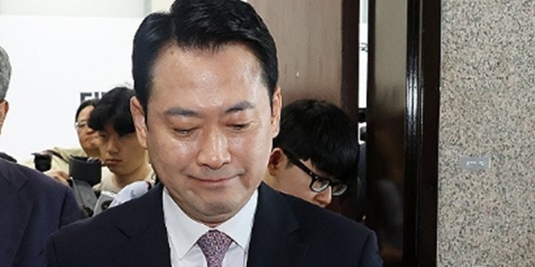 국민의힘 장동혁 대표가 엑스맨 역할 고도화 중 : '차관 비서실장'과의 '고위급 회담'으로 '정동영 쟁점화' 찬물