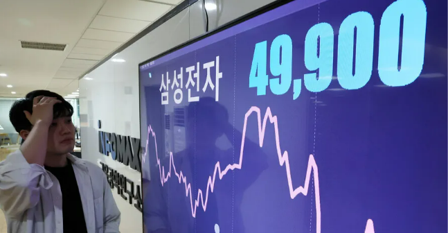 삼성전자 노조가 회장 이재용의 얼굴 사진 밟고 조롱 : 그게 아니어도 그들의 '성과급 요구 수위'가 반감을 사는 이유 있다