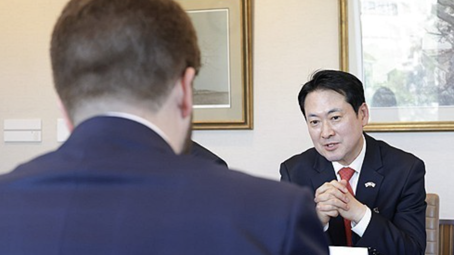 제1야당 대표 장동혁의 추락한 권위 : 하루가 멀다 하고 당내서 말로 집단 린치 당하는 수준에 이르렀다