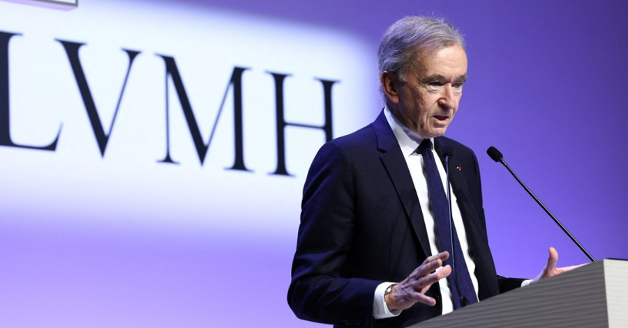 LVMH 베르나르 아르노 회장의 노익장 또는 집착 : 77세 맞은 올해 주총서 '승계' 질문에 7~8년 뒤에나 얘기