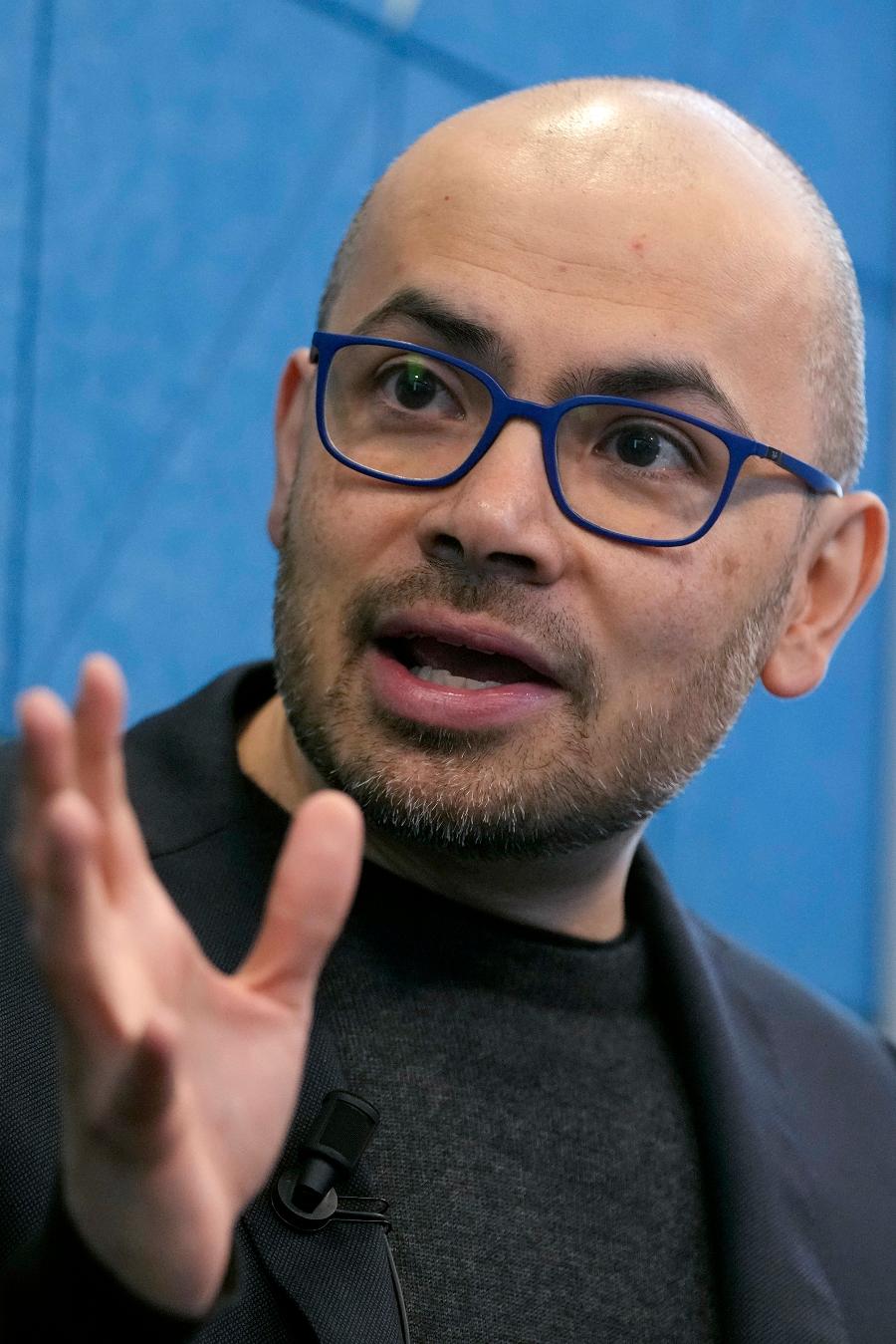 [허프 사람&말] '알파고의 아버지' 데미스 허사비스가 AI 협력 위해 한국에 : '이세돌 대국' 현장 지켰던 게 벌써 10년 전이다