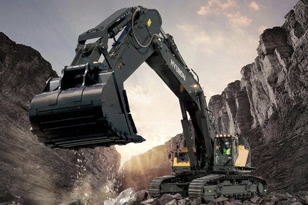 HD건설기계의 투트랙·거점 일원화 뚝심이 통했다 : 건설기계·엔진 '쌍끌이' 호실적으로 통합 시너지 완성