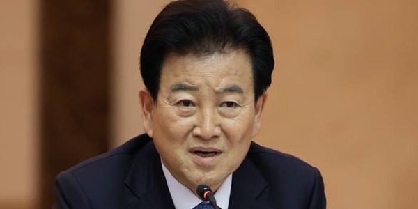 정동영이 북한을 조선으로 호칭했고 통일부는 공론화를 시작했다 : '통일' → '남북 평화적 공존' 