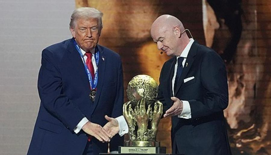 트럼프 대통령 'FIFA 평화상' 받고도 이민자 단속 벌였다 : 2026 북중미 월드컵 '스포츠워싱' 수단 되나