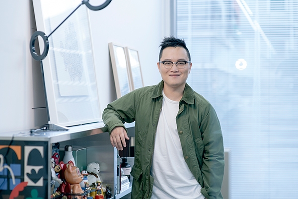 무신사 조만호의 영토 확장 '잡화'로 뻗어간다 : 투자 자회사 통해 신발·가방 특화 기업 'RYHM'에 자본 투입