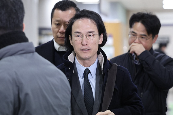 한국앤컴퍼니그룹 회장 조현범 수감 중 대법서 징역 2년 확정 : 회삿돈 20억 사적 유용에 대한 판결