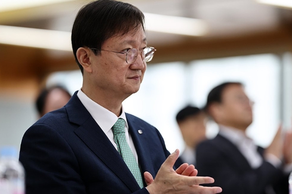 금융감독원장 이찬진 금융권 CEO들, 사이버 위기 대응 직접 챙기길 : 금감원 야간 모의 훈련 현장서 강조