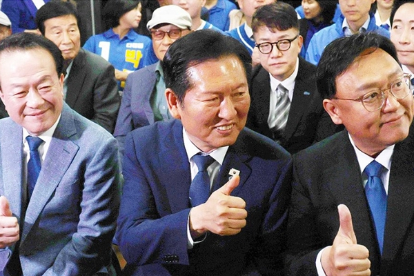 더불어민주당이 본격적으로 선거 체제에 돌입했다 :  공천 마무리하고 '대한민국 국가정상화 선거대책위원회' 출범
