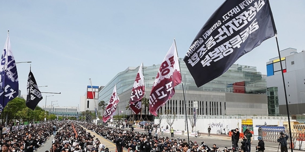 삼성전자 노조 성과급 요구는 '무리한 요구' 80.2%, 지역·연령·이념에 관계 없이 부정적 여론 우세