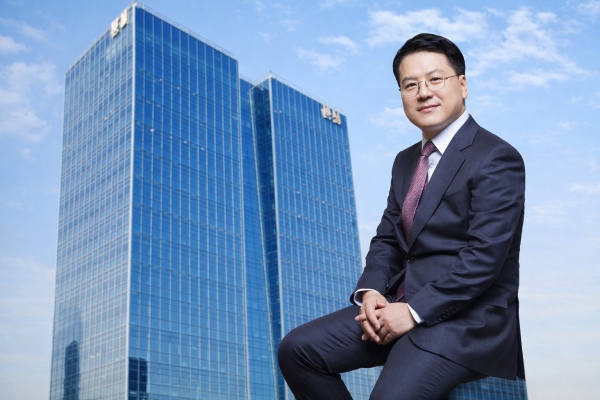 '저평가' 한섬 기업가치 제고 절실 : 김민덕 주주환원 확대와 자체 브랜... - 뉴스 썸네일 이미지