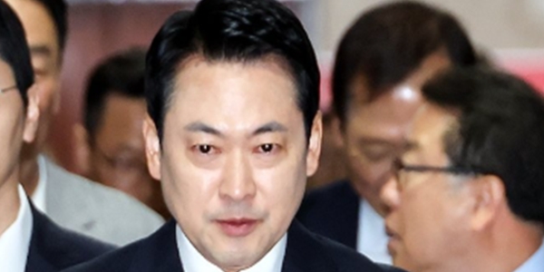 AI 국민배당금이 공산주의? 머스크의 '보편적 고소득'과 미국 칩스법의 '이익 공유'를 보라