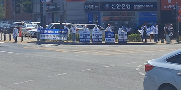 [현장] 조국 선거사무소 개소식, 평택 시민과 지지자들로 '인산인해' : 문성근·조정래·한인섭부터 계엄군 설득한 배우 이관훈도