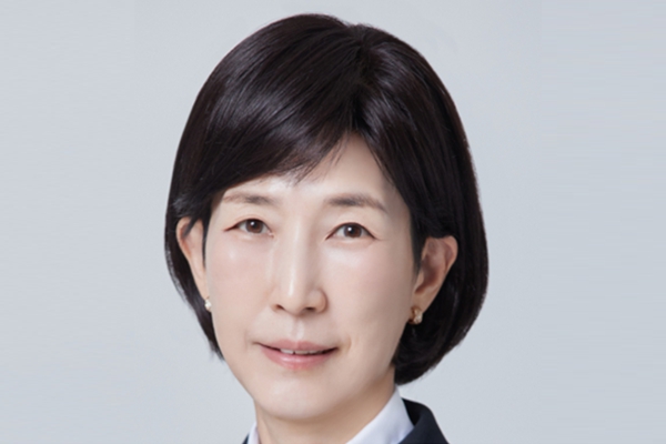 김정수 삼양식품 '불닭 이후' 신화도 써나갈까, 회장 내정과 함께 '단일 브랜드 의존' 리스크 해소 전략에 관심 쏠리는 중