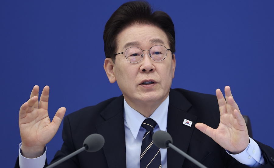 이 대통령은 명확하다 : 삼성전자 노조에 세금 떼기 전 영업이익 나누는 건 비상식적