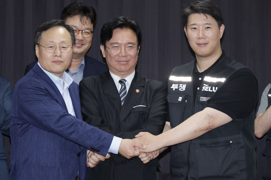 정치권의 삼성전자 노조 직격 : 홍준표 어이없어, 적자 땐 월급 깎을거냐, 박용진 노조가 만든 호황 아니다 
