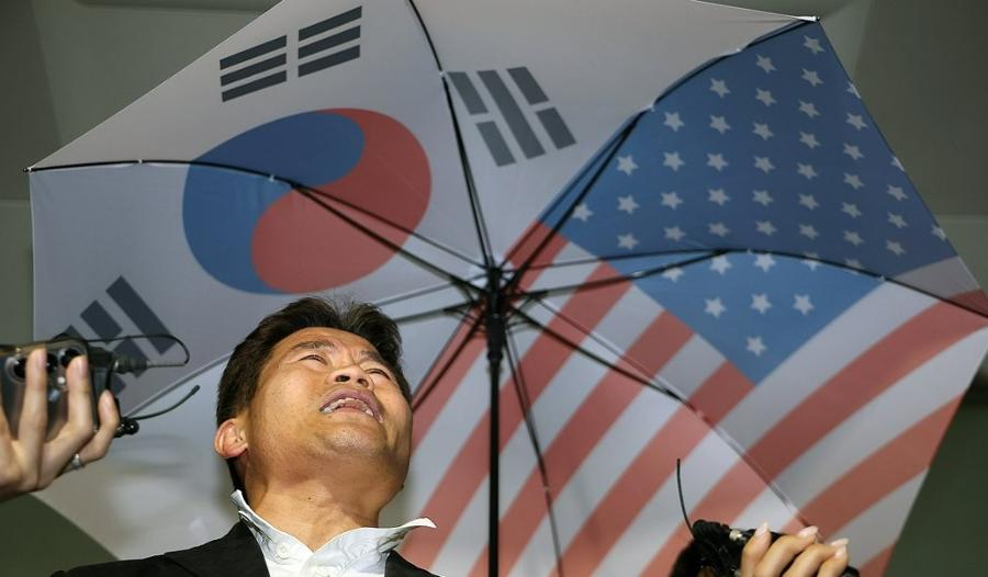 분노가 치밀어 오른다 : '소년이 온다' 문재학 열사 누나, 박종철기념사업회도 정용진 회장 사퇴 요구