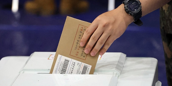 사전투표 첫날 오전 11시 투표율 3.81%, 2022년보다 0.12%p 더 높다 : 신분증 잊지 말자
