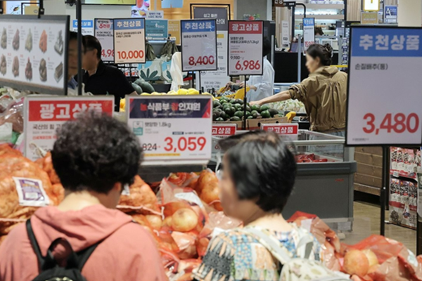 '성과급'이 낳은 부익부 빈익빈 숫자로 확인 : 상위 20%와 하위 20% 가구 소득 격차 6년 만에 최대