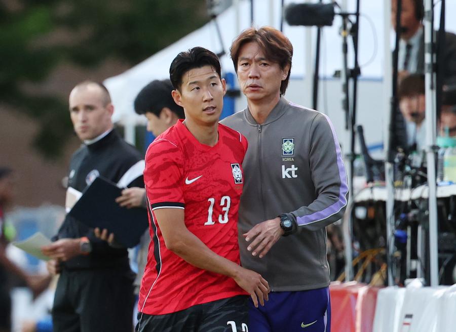 침묵 깬 손흥민 멀티골 : 트리니다드토바고 상대로 5-0 대승 거뒀고, 'A매치 최다' 차범근 기록에 2골 차 근접