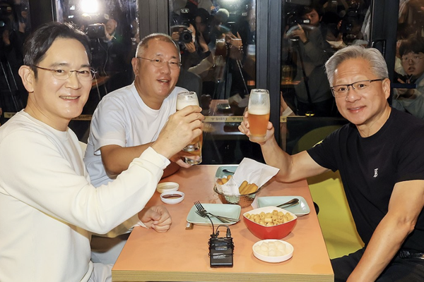 엔비디아 젠슨 황과 재계 총수 '제2 깐부 모임', 서울 성수동에서 최태원 정의선 구광모와 '삼겹살 회동' 예상