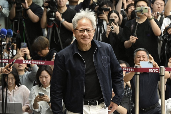 엔비디아 젠슨 황 한국 위한 깜짝 선물 준비 발언에 '로봇' 기대 커진다, '삼겹살 회동'으로 방한 일정 본격화