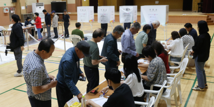'부정선거 빌미 제공' 선관위가 바로 서야 나라가 선다 : 선관위 '신뢰 회복'은 언제쯤 될까
