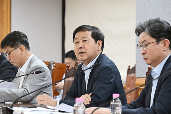금융당국 외환 투기 세력에 칼 빼들고 환율 급등 들여다본다 : 한국은행·금융감독원 주요 은행 외환공동검사 돌입