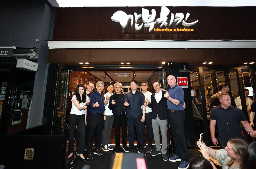 [허프 사람&말] 삼성전자 이재용·현대차  정의선·SK 최태원 중 누가 제일 친하냐? 젠슨 황의 답 너무 쉬운 질문