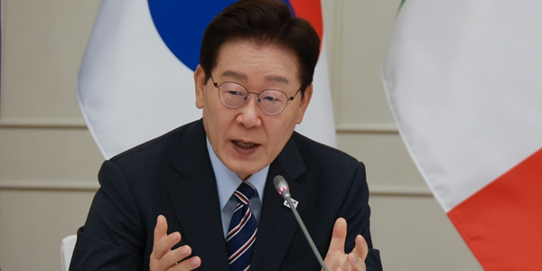 이재명 대통령 왜 이러나? '여당 그릇론'에 민주당의 기둥인 '문조털래유' 조롱은 침묵