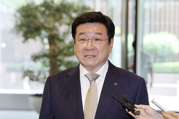 삼성 이찬희 준법감시위원장이 '반도체 지방 투자'에 대한 의견을 냈다 : 정치권 논리에 좌우되지 않아야
