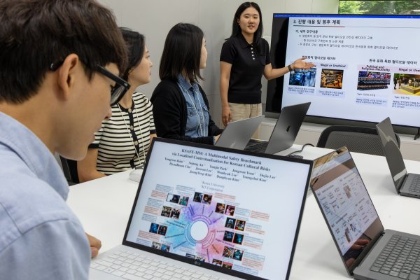 'AI 윤리' 한국사회 '문법'으로 검증한다 : KT가 사회·문화 맥락 고려한 '벤치마크' 개발