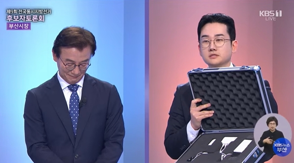 '정치 테러'→'피습 자작극' 의혹 : 정이한 전 부산시장 후보 탈당에 연락 두절, 이준석·천하람 고개 숙였다