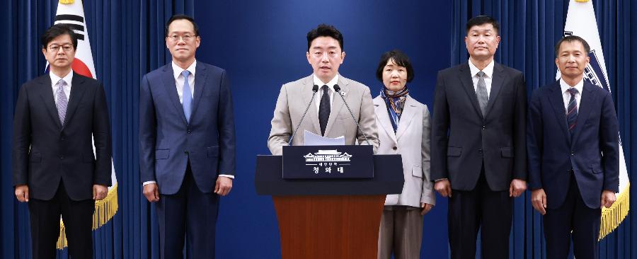 이재명 정부 2년 차 국정 비전 수행 위한 대통령실 참모진 개편 단행 : 홍보수석 성기홍· 민정수석 한찬식·사회수석 김경자 발탁됐다 