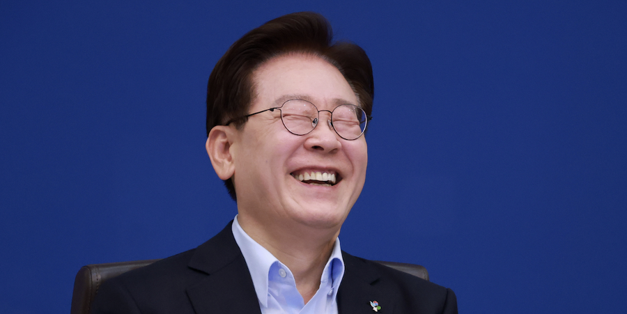 이 대통령, 국정 2년차 동력 경제에서 찾는다 : 최태원·이재용 회동 이후 29일 지역균형발전·미래세대 투자 전략 공개
