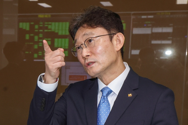 AI 골든타임 흘려보낸 KT의 안간힘, 박윤영 KT클라우드 재합병 카드로 B2B 인프라 승부수