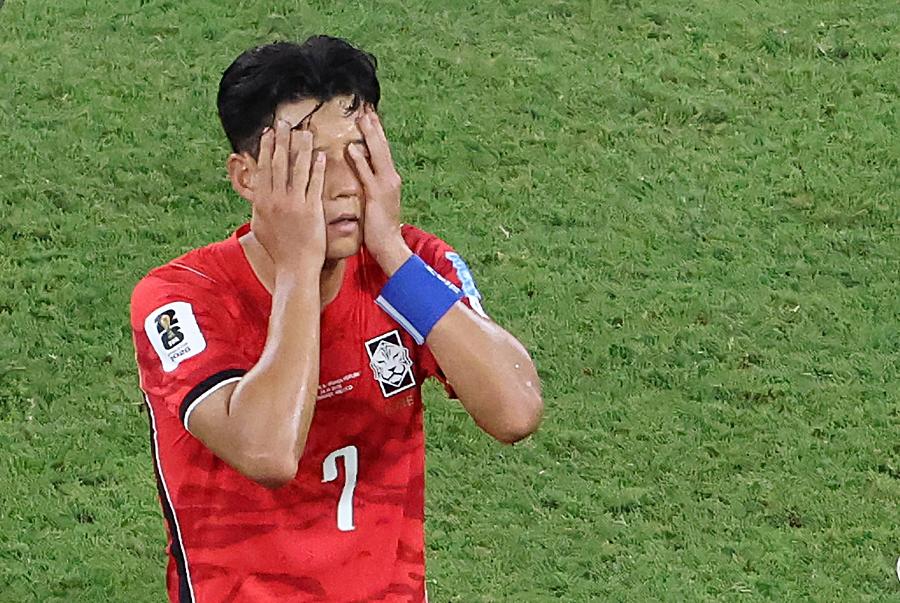 홍명보 정몽규 사퇴로 끝인가? 12년째 이어지는 한국 축구의 실패 : 욕망과 무능의 카르텔 뿌리 뽑아야