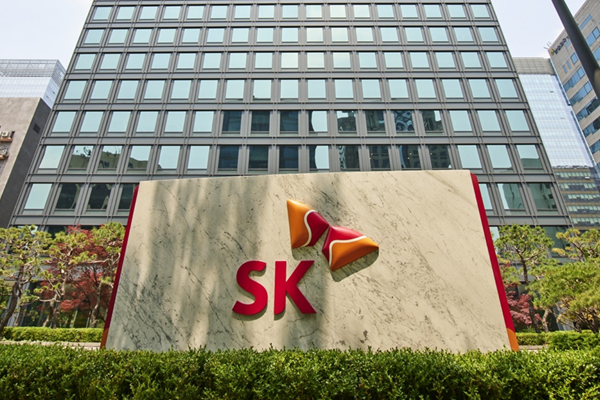 SK 사모펀드그룹 KKR과 손잡고 국내 최대 신재생에너지 기업 출범시킨다, 효율성 높이는 '리밸런싱' 지속