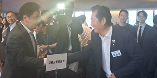 [현장] 민주당 워크숍은 당내 갈등 덮고 화기애애 했다, 이재명 정부 뒷받침 한목소리