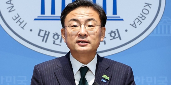 조국혁신당, 전당대회 앞두고 '자강' 의지 다졌다 : 서왕진 자강의 길 걷겠다 신장식 자강이 기본