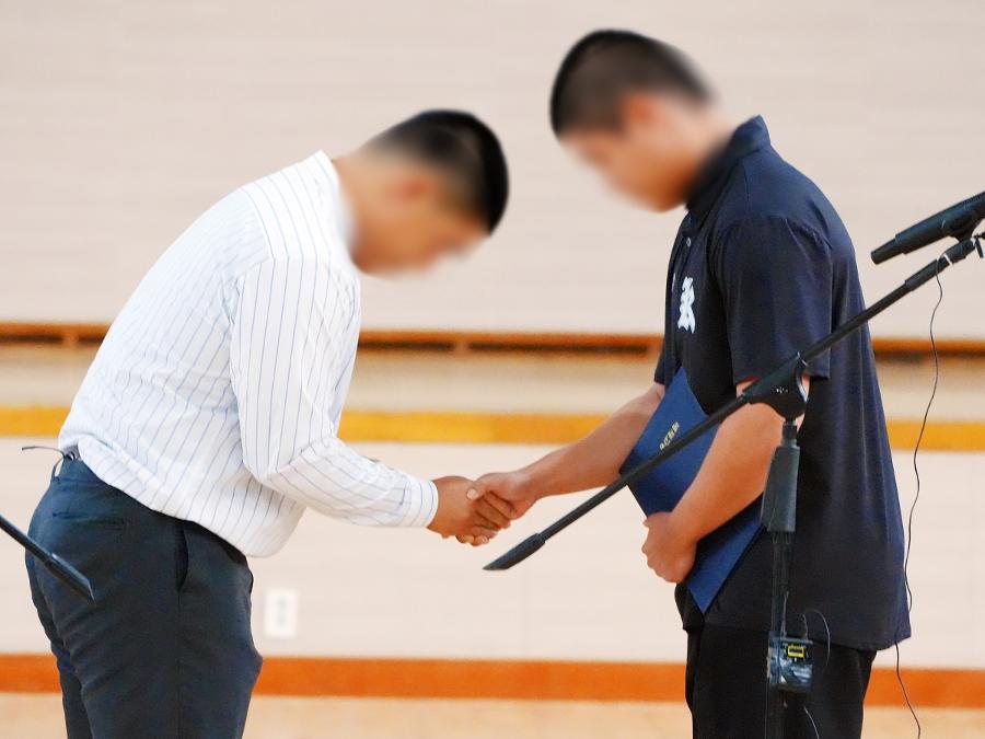 광주일고 교장 미래는 끝나지 않았으니 고개 들어라 : 배재고 야구부 선수, 감독, 교장의 잇따른 사과에 답했다