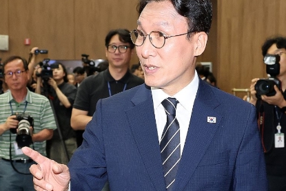 선두주자 김민석은 왜 '네거티브' 나설까 : 김민석의 예민한 반응, 정청래도 참전