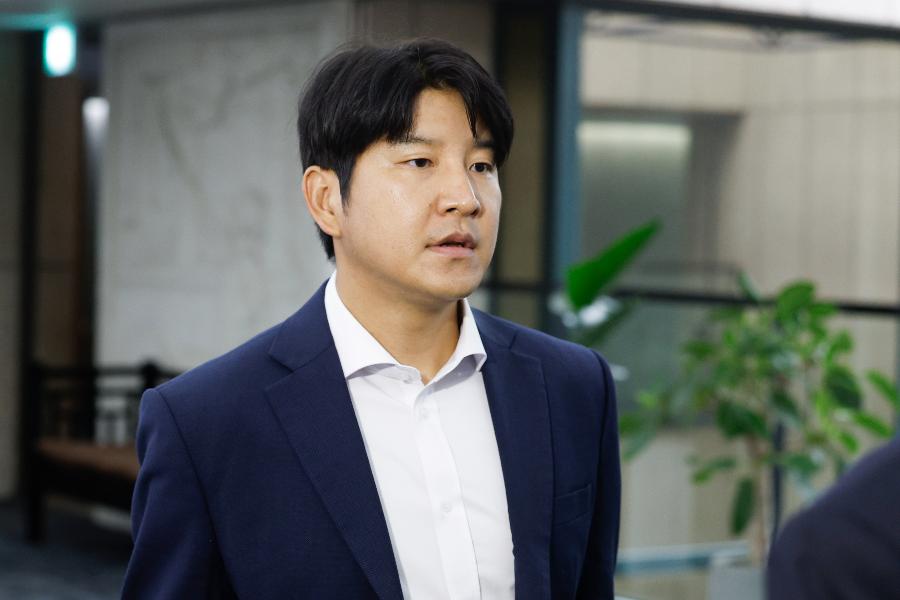 이임생은 캄보디아행, 홍명보는 미국행, 정몽규는 사임 : 대한축구협회에 책임질 사람이 없다