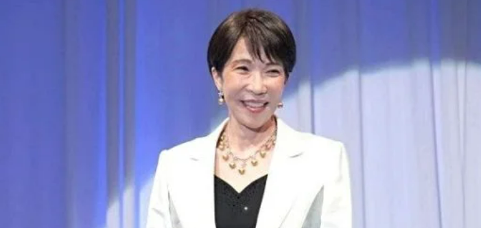 다카이치 일본 총리, 시상식에 2억4천만 원짜리 목걸이를 하고 나타났다 : 그래도 지지율은 고공행진