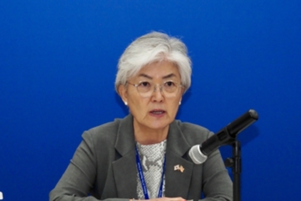강경화 주미 대사가 쿠팡 사태 '진화' 나섰다 : 특파원 간담회서 한미 정부 간 안정적 관리 공감대 형성돼 있어 