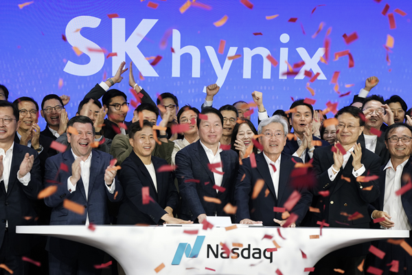 SK하이닉스 ADR 연계 레버리지 ETF 최소 10개사 출시 신청 : 한국 반도체가 뉴욕증시 달군다