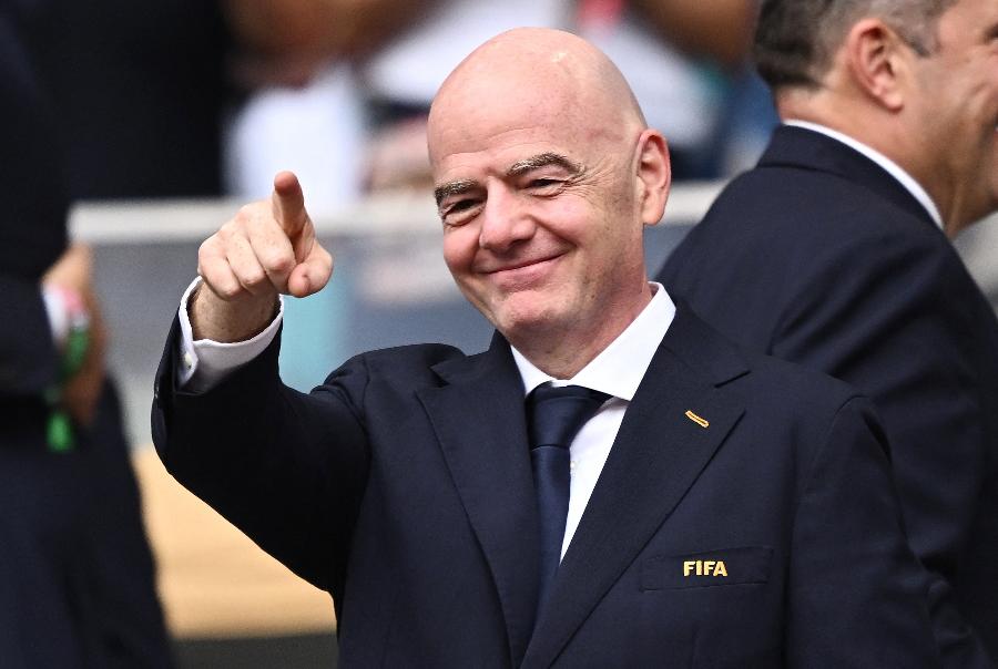  잔니 인판티노 FIFA 회장, '64개국 본선 참가 월드컵' 검토하겠다 : 축구의 세계화일까, 상업화일까