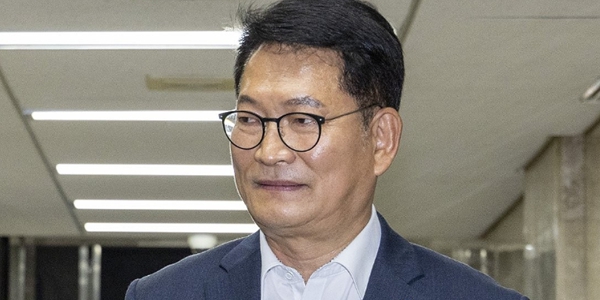 지금이 왕정시대인가 : 송영길이 정청래 향해 역적으로 목 잘라야 한다고 했다