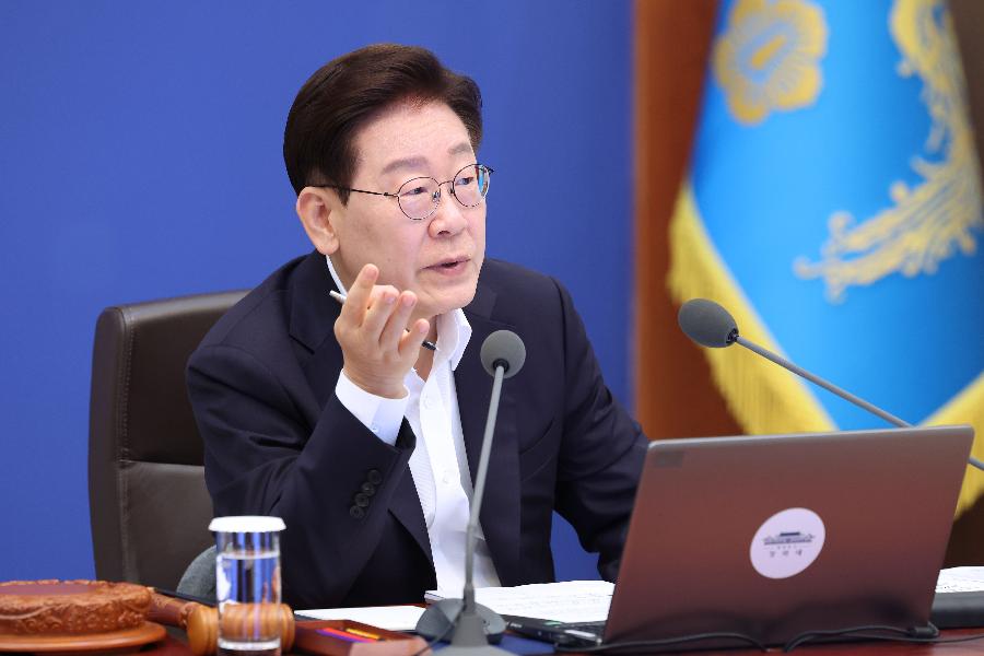 이재명 임신중지약 '미프진' 도입 검토에 산부인과의사회 반발 : 프랑스·미국·일본은 어떻게 달랐나